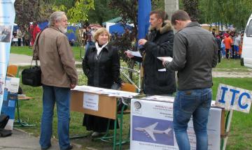 2013.09.28 КПІ на виставці «Освіта Дарниці-2013»