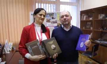 2021.12.15 ГО «РК Київ Сіті» передали бібліотеці КПІ цінні книги