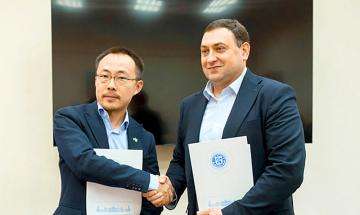 Jin Yong and Anatoliy Melnychenko