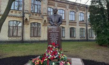 2021.11.26 Пам'ятник видатному українському вченому та інженеру Борису Євгеновичу Патону відкрито