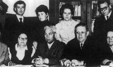 О.С. Плигунов зі співробітниками кафедри ТНР і ЗХТ. 1973 р.