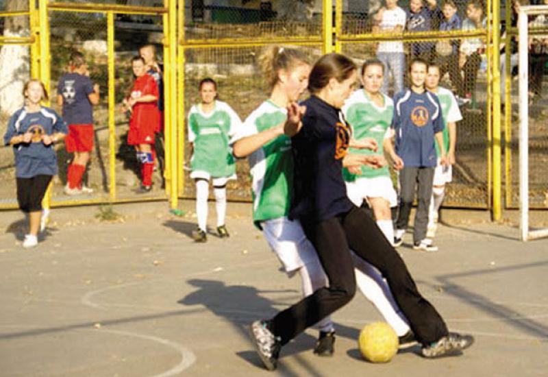 2010.09.27 Чемпіонат з жіночого футболу