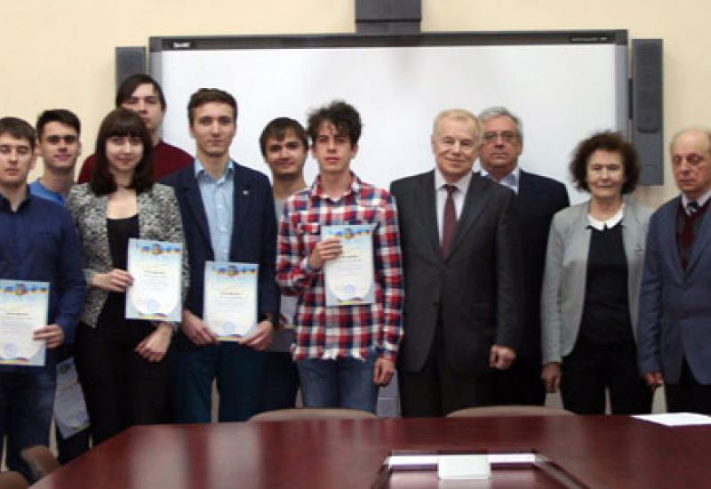 2017.04.11 Нагородження переможців математичної олімпіади