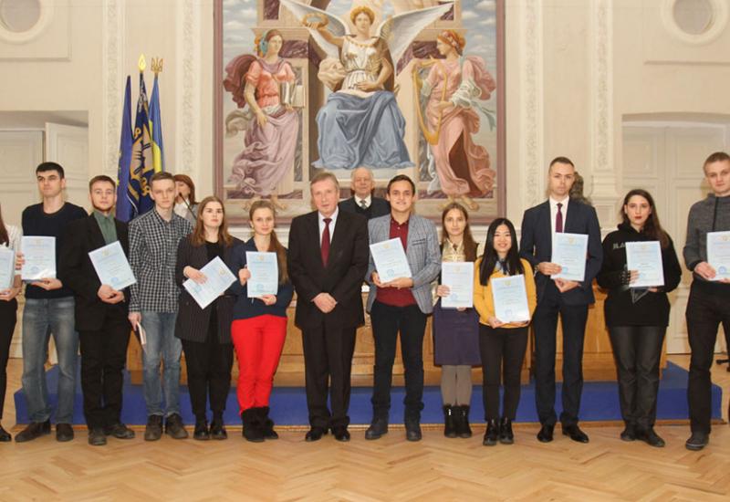 2019.12.09 13 студентів КПІ отримали стипендії державного рівня