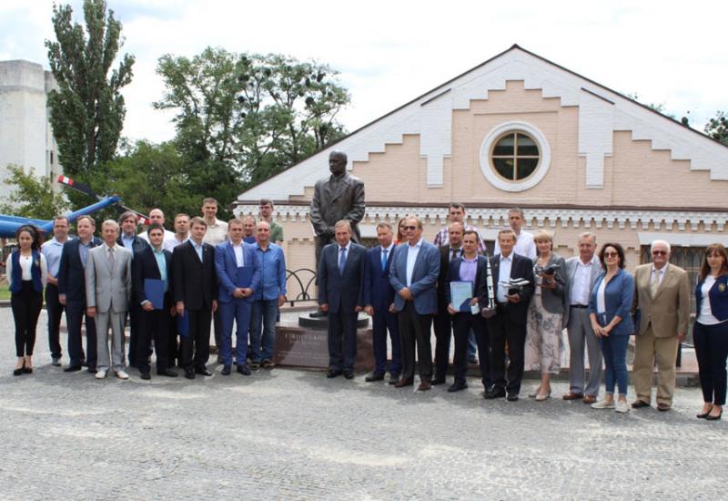 2020.07.13 Перші випускники дуальної програми «КПІ – Київське відділення корпорації «Boeing» отримали сертифікати про завершення навчання