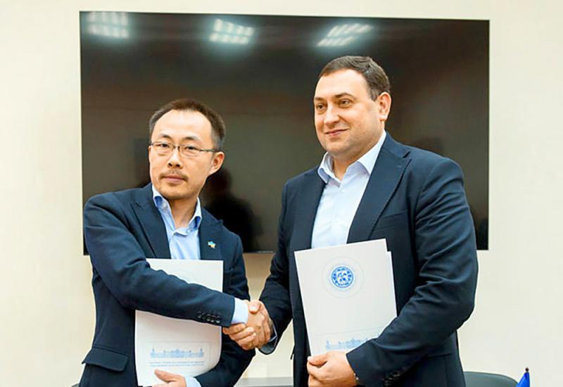 Jin Yong and Anatoliy Melnychenko