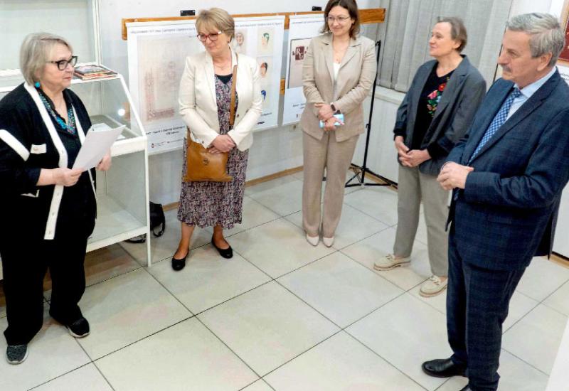 Hungarian Ambassador to Ukraine Antal Heiser at the opening of the exhibition at the DPM