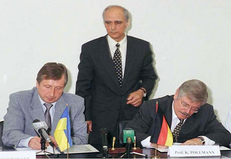 2002.05.27 Підписання угоди про створення спільного факультету ректорами університетів - партнерів