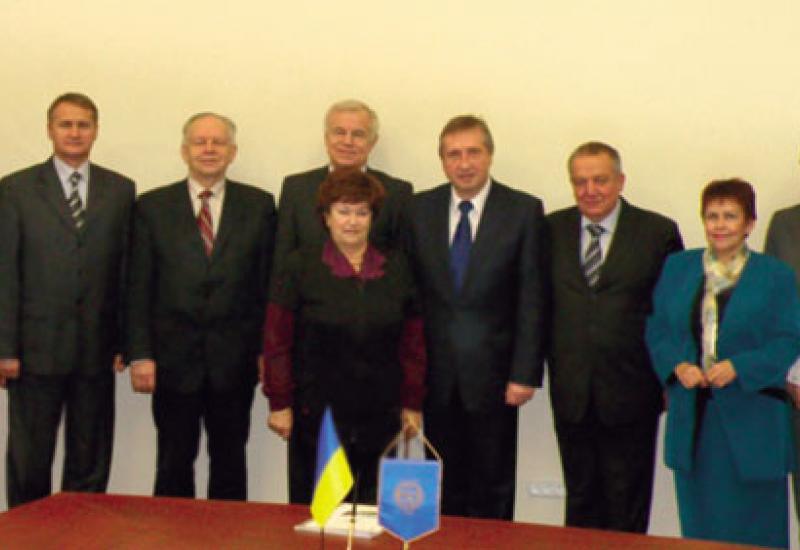 2010.11.25 Візит делегації Дніпропетровського національного університету (ДНУ)