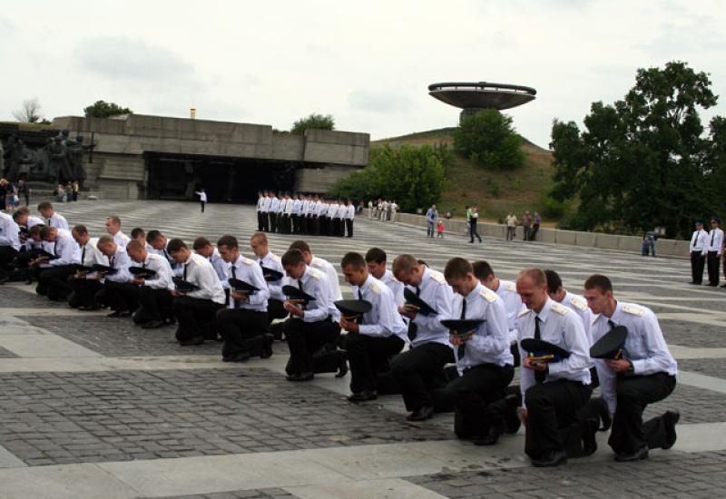 2011.06.25 Випуск молодих офіцерів в ІСЗЗІ