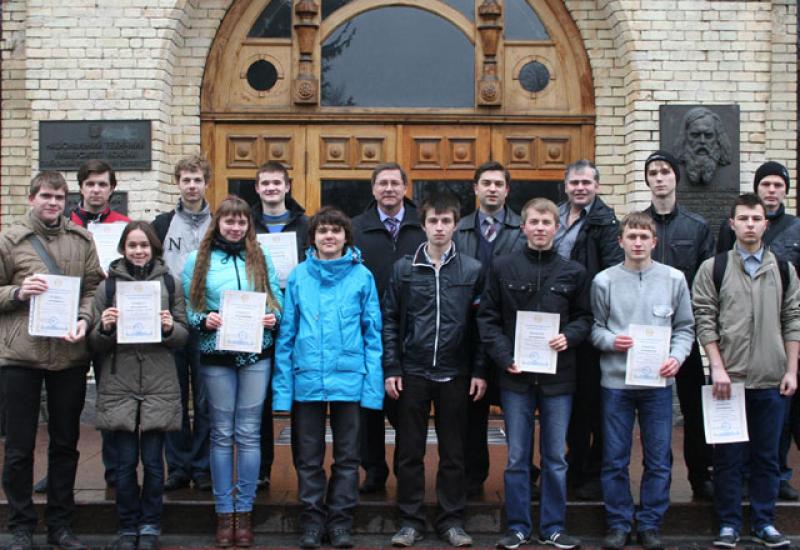 2012.03.14 Призери й організатори олімпіади з математики