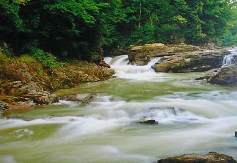 2009. Таланти КПІ. Шешорський сріблястий водоспад, Шарапов Віталій. ФТІ. Липень 2008.